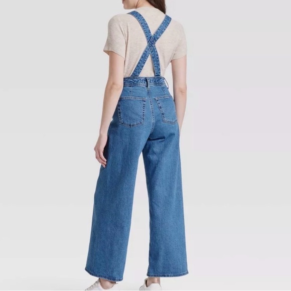 Universal Thread Classic Blue Denim Wide-Leg Overalls Size 4 - Picture 2 of 4